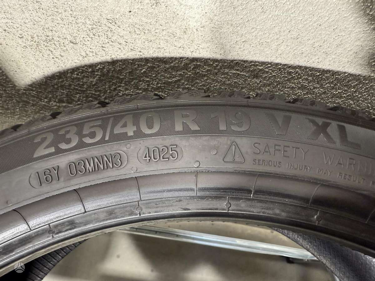 Semperit Speed-grip5//2025m, winter 235/40 R19