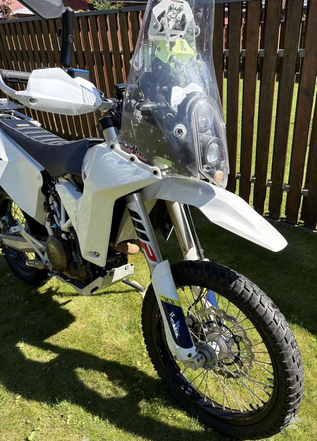 Husqvarna Enduro 701cc, enduro / adventure