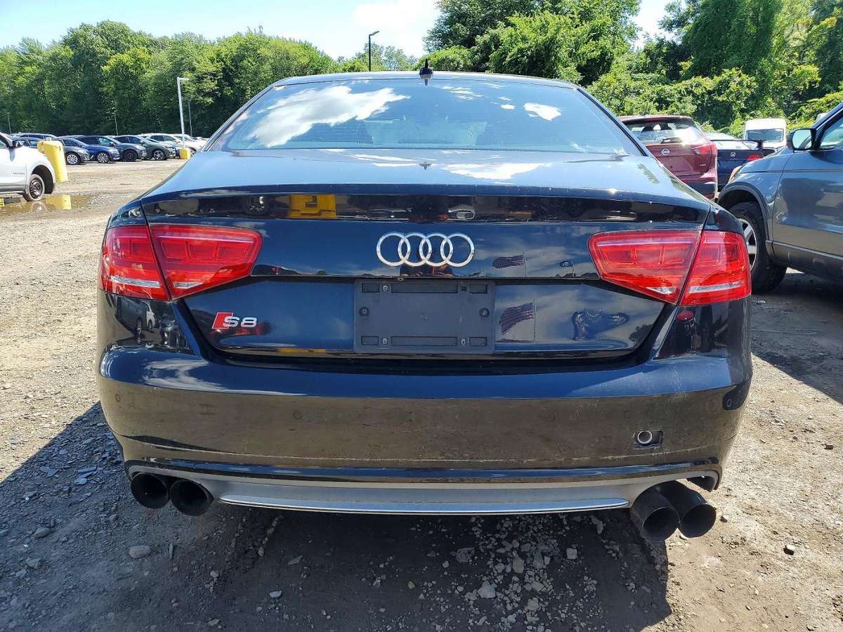 Audi S8, 4.0 l., Седан