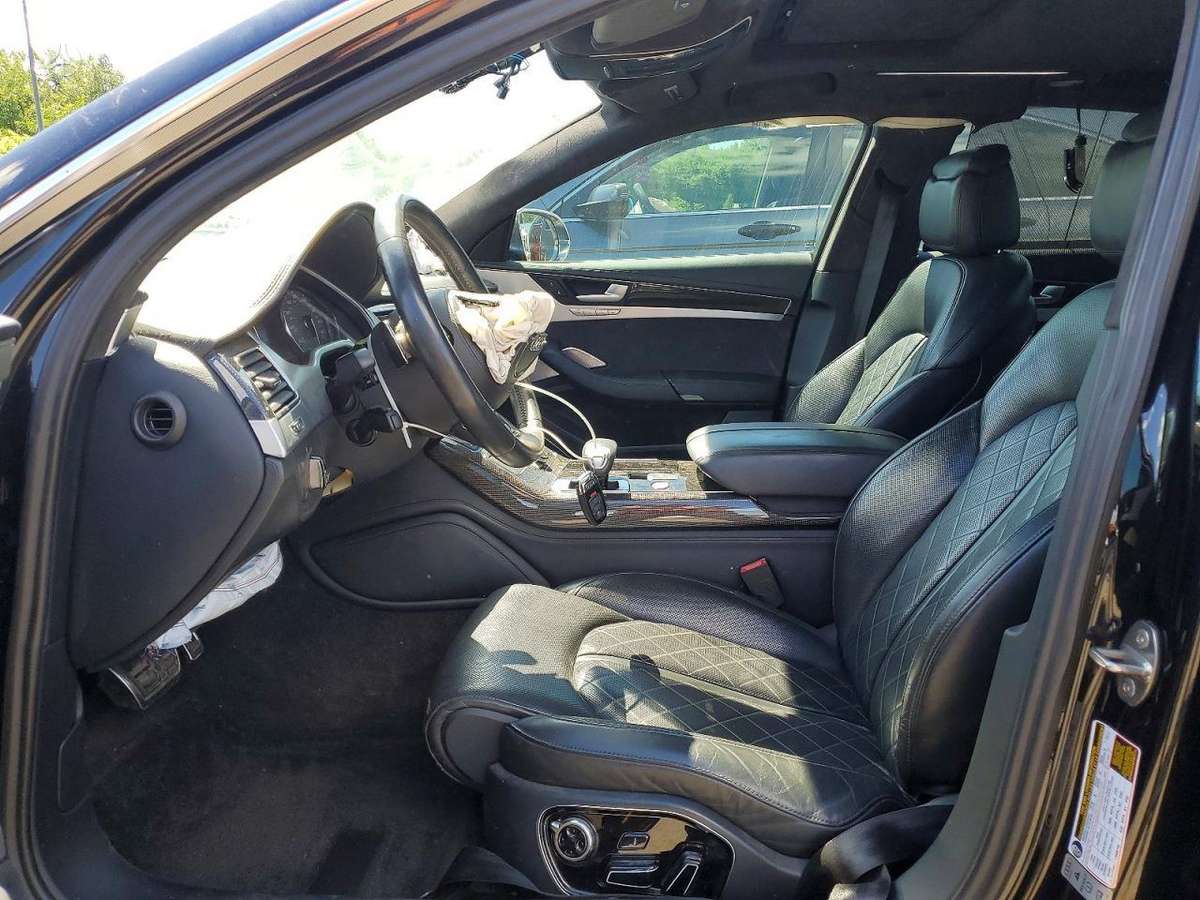 Audi S8, 4.0 l., Седан