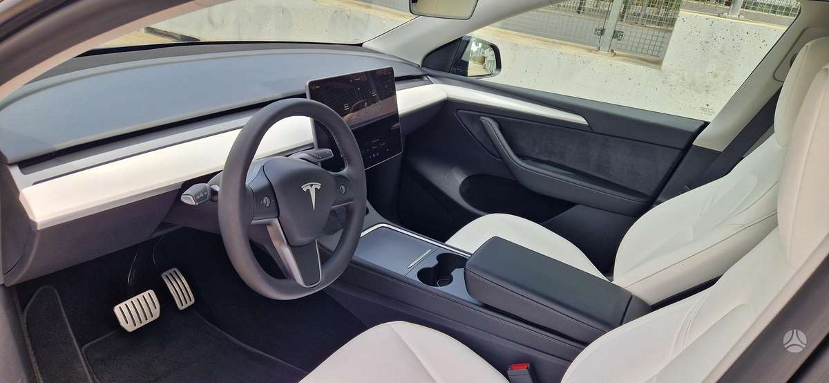 Tesla Model Y, 82 кВт·ч, Хэтчбек