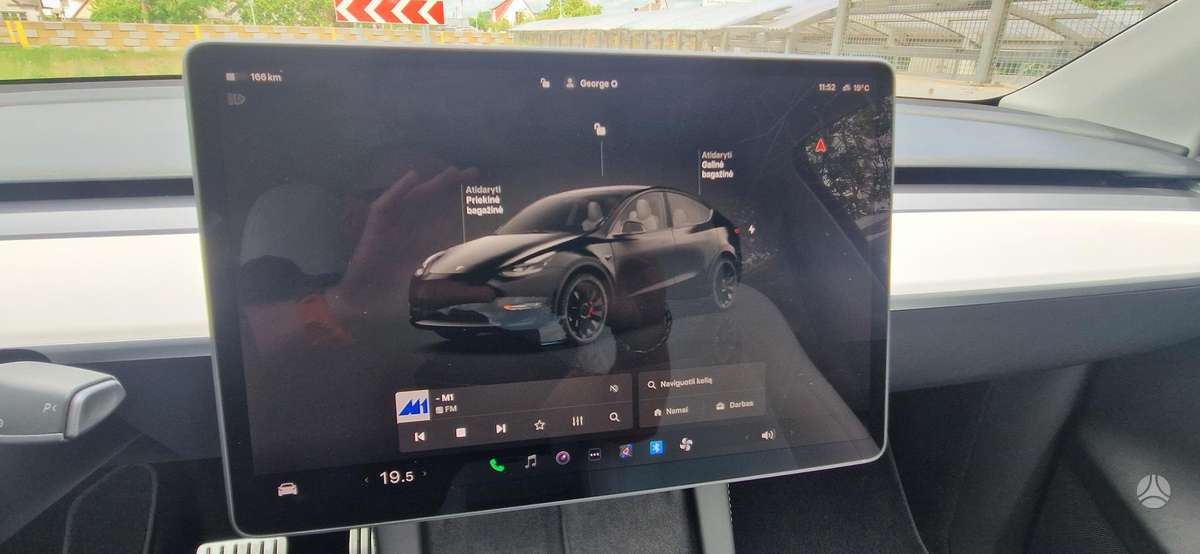Tesla Model Y, 82 kWh, hatchback