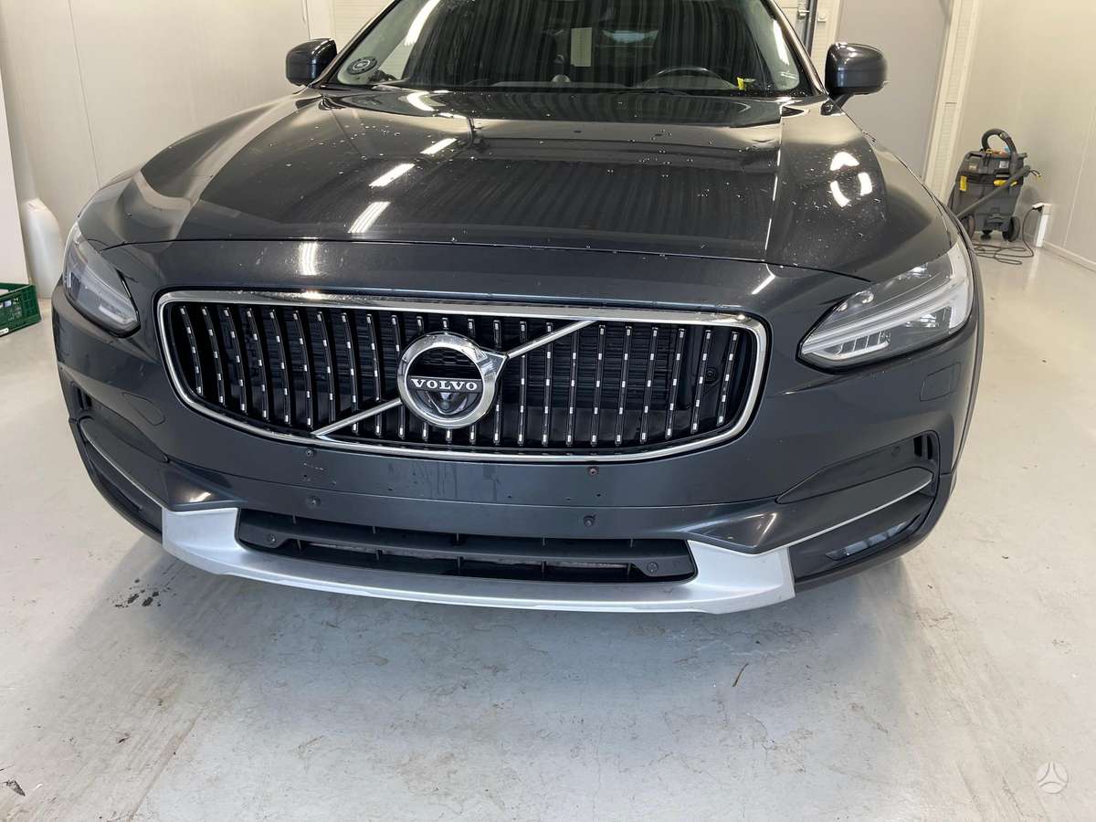 Volvo V90 Cross Country - 5