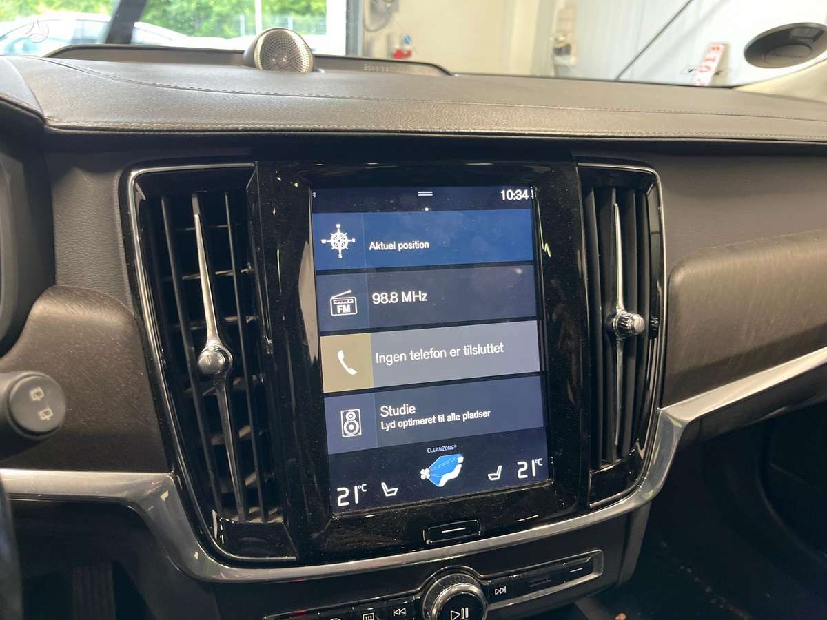 Volvo V90 Cross Country - 10