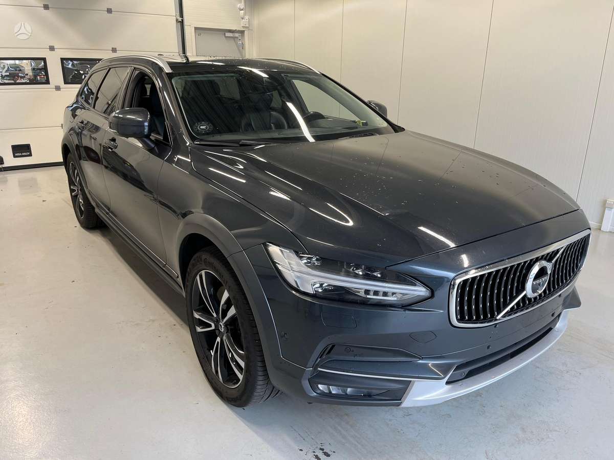 Volvo V90 Cross Country - 2