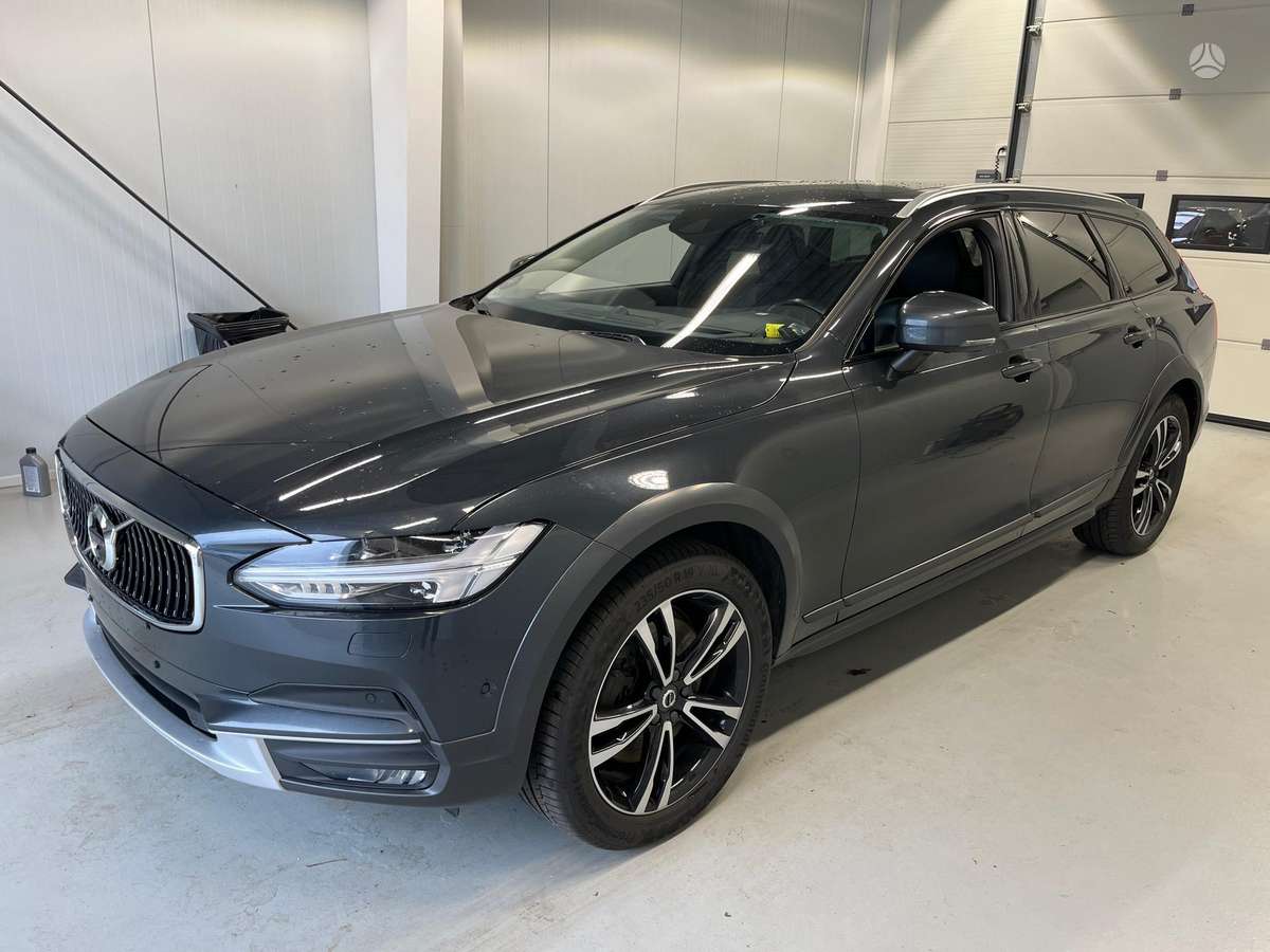 Volvo V90 Cross Country - 1