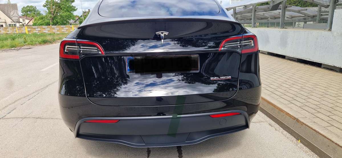 Tesla Model Y, 82 кВт·ч, Хэтчбек
