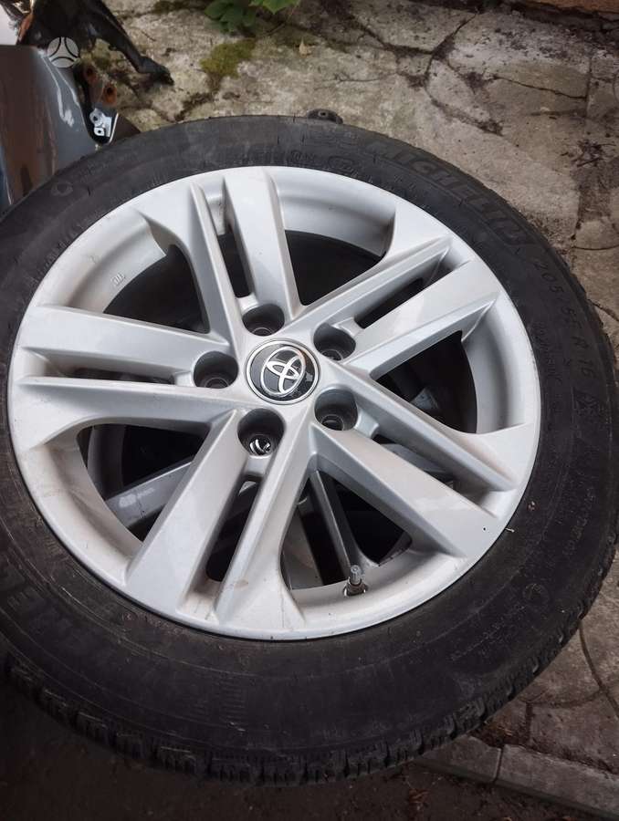 Toyota Corolla durų apmušalai, sėdynės