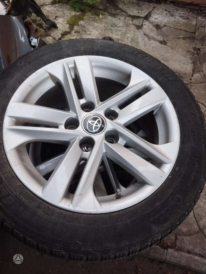 Toyota Corolla обивка дверей, сиденья
