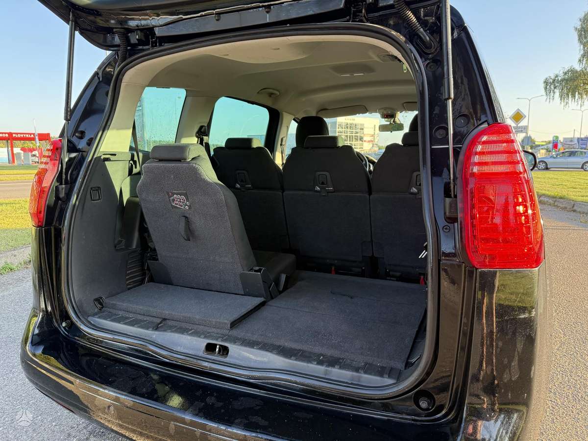 Peugeot 5008 - 5