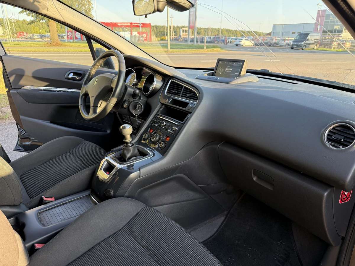 Peugeot 5008 - 9
