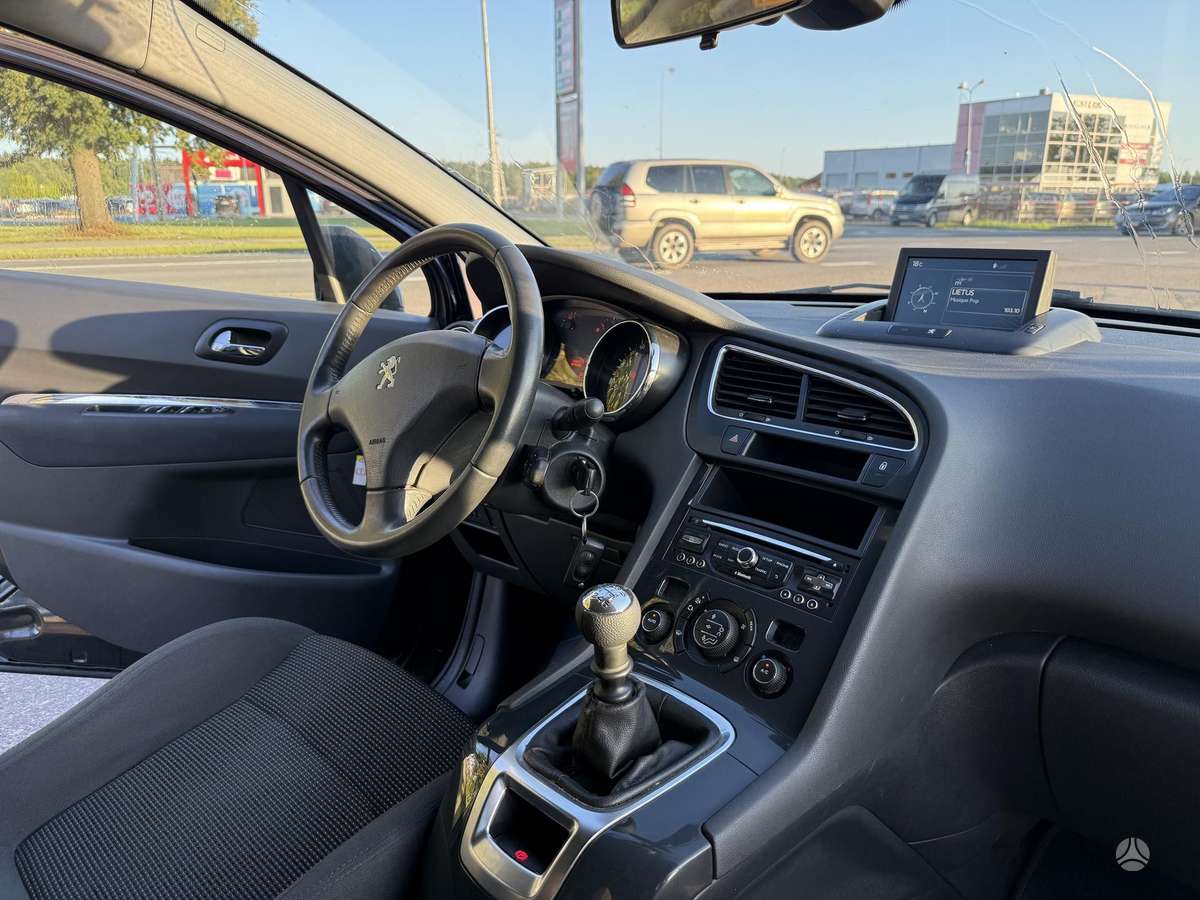 Peugeot 5008 - 11