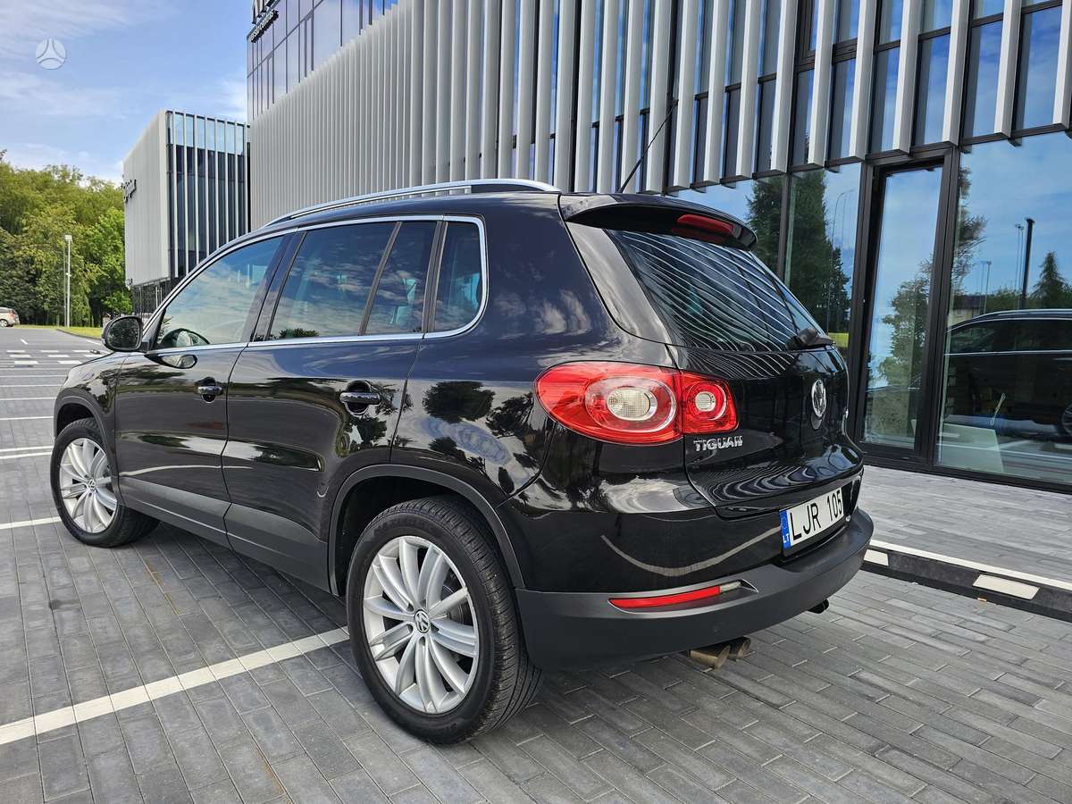 Volkswagen Tiguan - 4