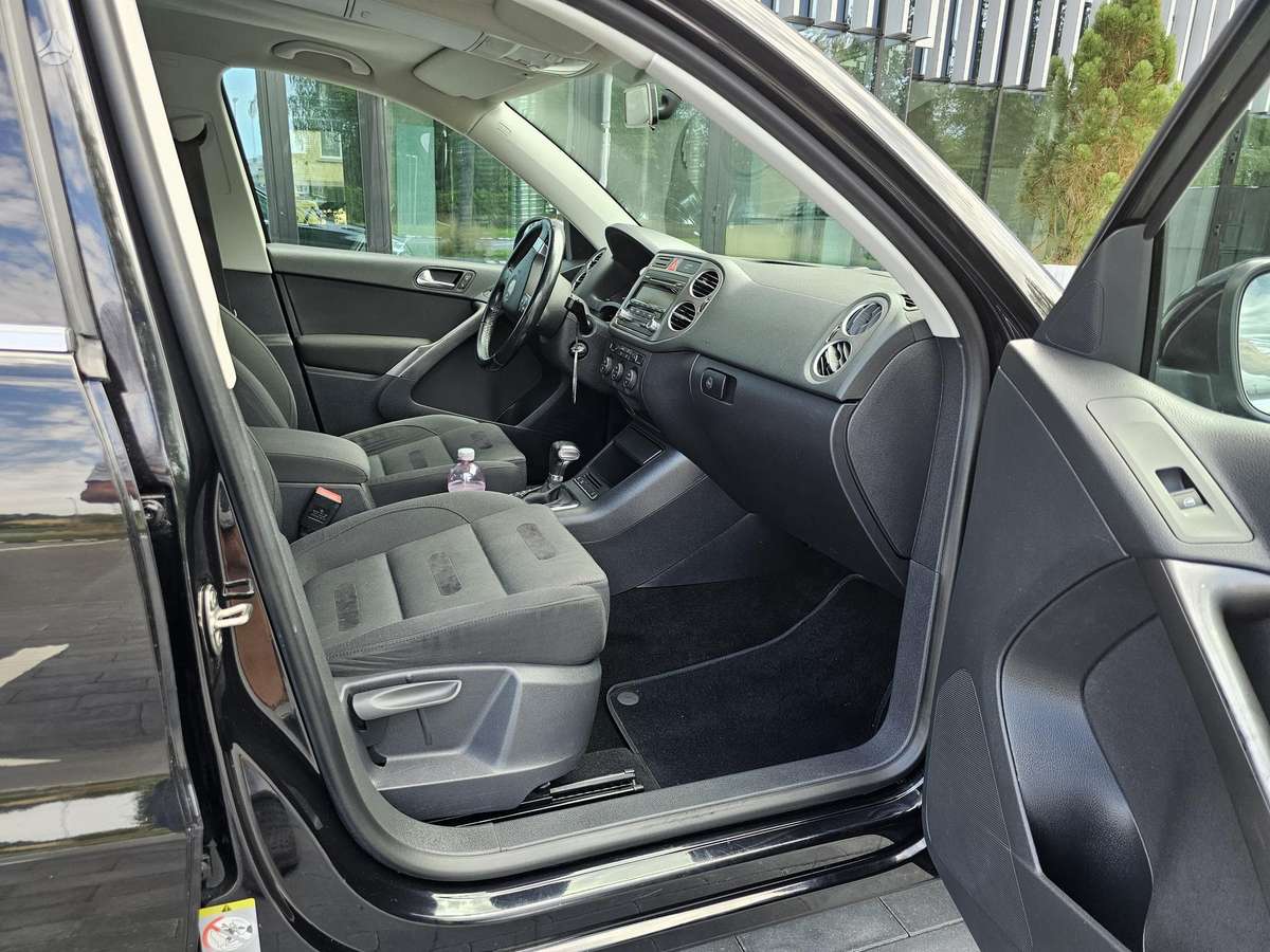 Volkswagen Tiguan - 11