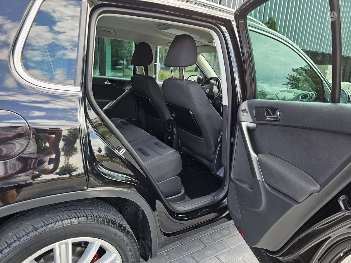 Volkswagen Tiguan - 12
