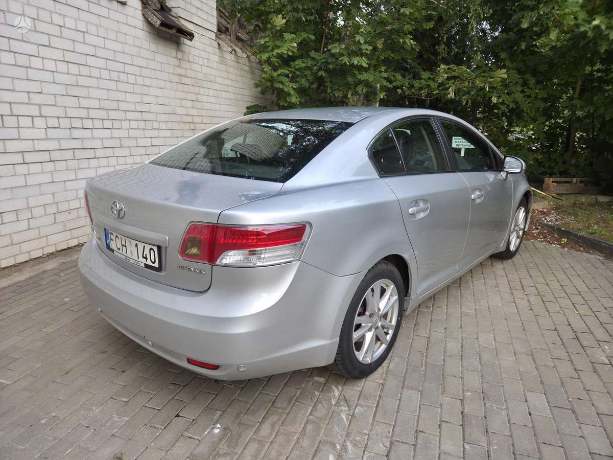 Toyota Avensis - 5