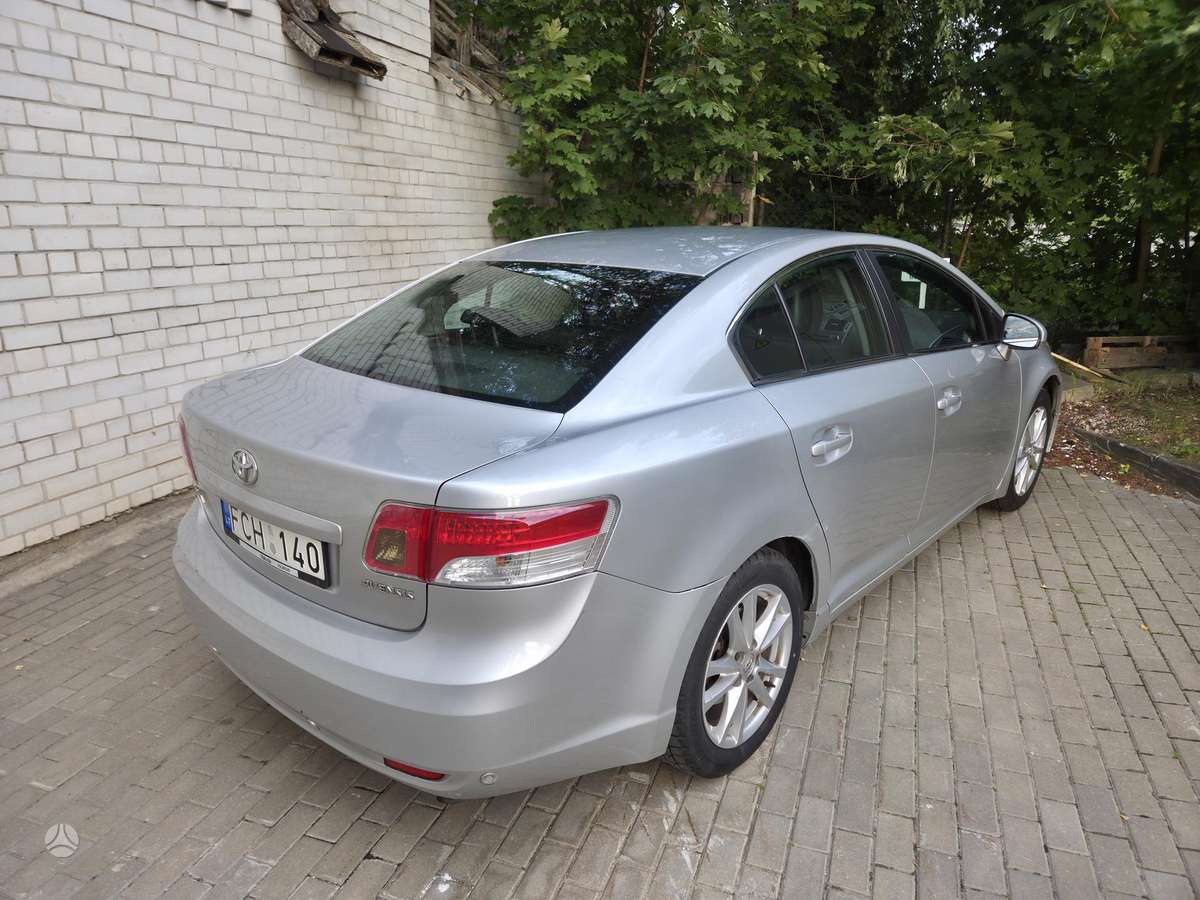 Toyota Avensis - 6