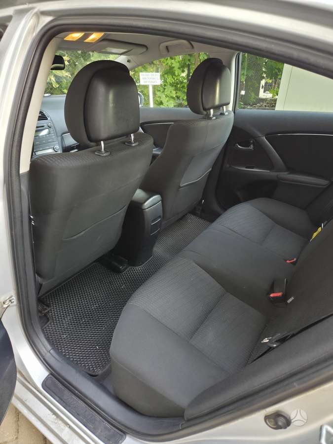Toyota Avensis - 10