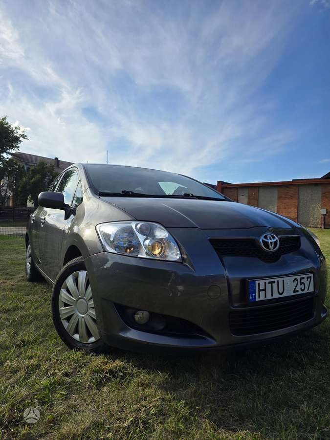 Toyota Auris - 1