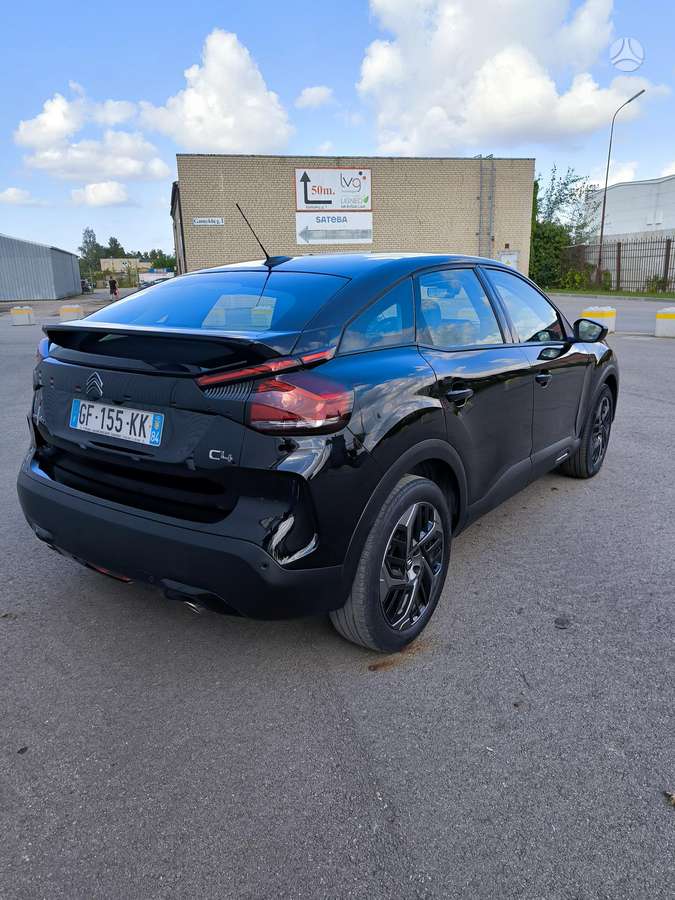 Citroen C4, 1.2 l., Хэтчбек