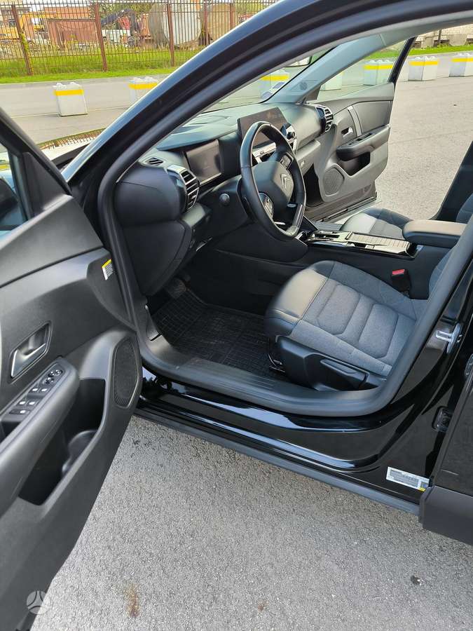 Citroen C4, 1.2 l., Хэтчбек