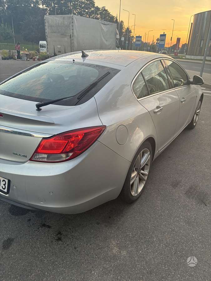 Opel Insignia, 2.0 l., hatchback