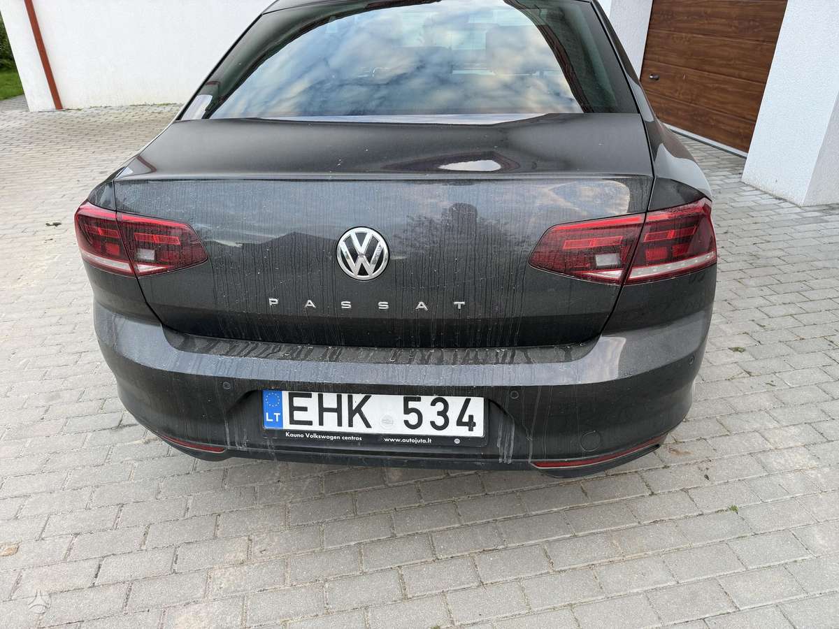 Volkswagen Passat - 4