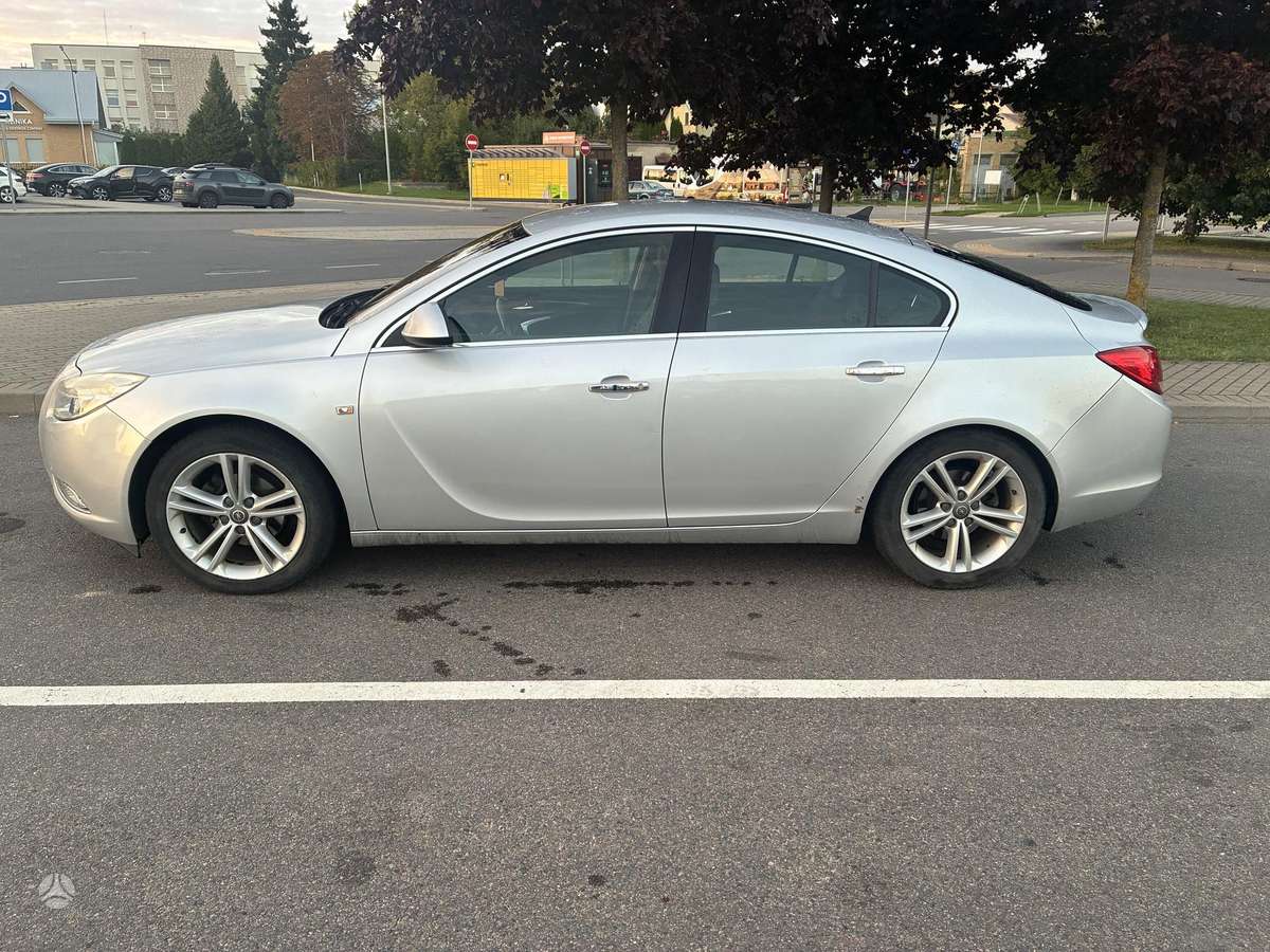 Opel Insignia, 2.0 l., hatchback
