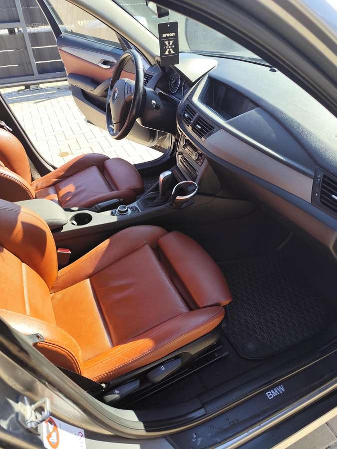 BMW X1, 2.0 l., hatchback