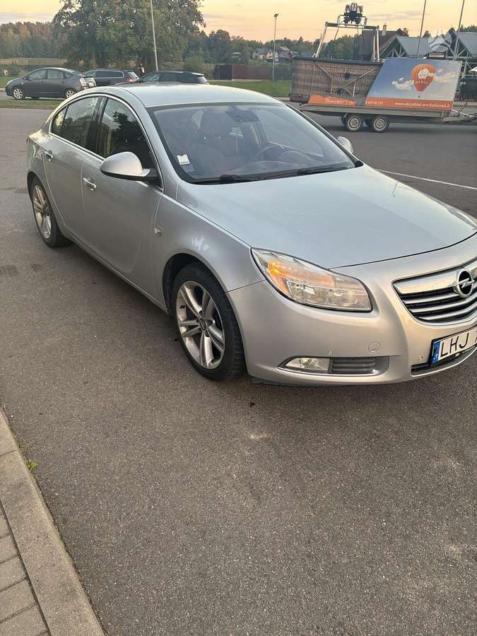 Opel Insignia, 2.0 l., hatchback