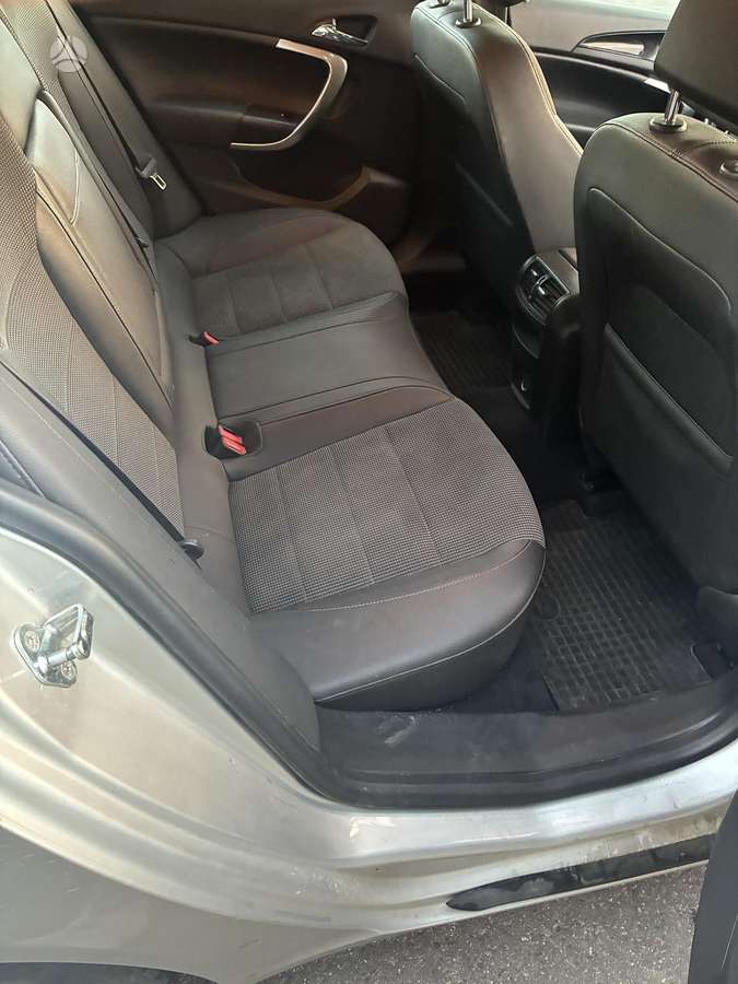 Opel Insignia, 2.0 l., hatchback