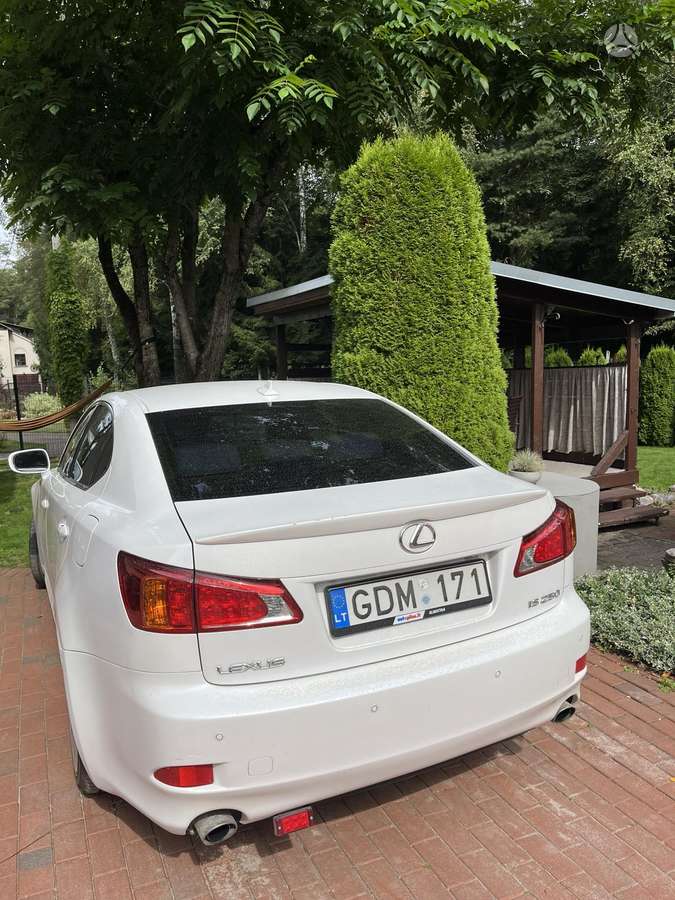 Lexus IS 250, Седан