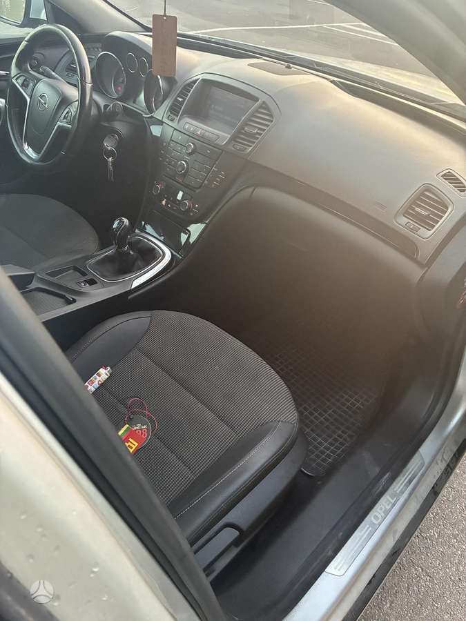 Opel Insignia, 2.0 l., hatchback