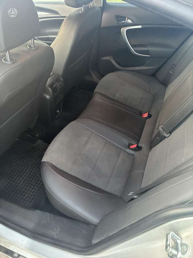 Opel Insignia, 2.0 l., hatchback