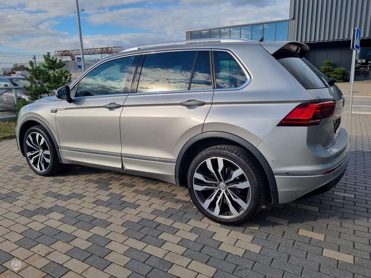 Volkswagen Tiguan - 12