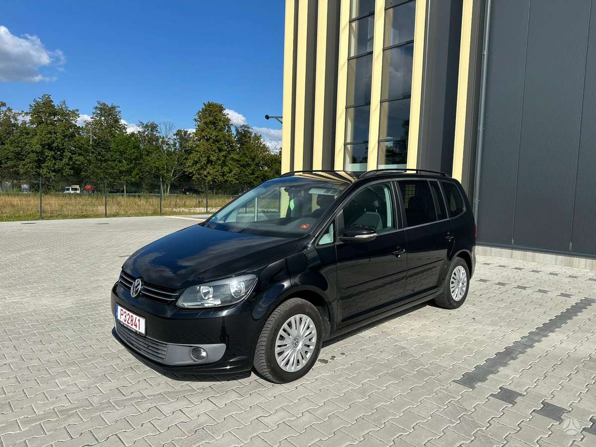 Volkswagen Touran - 12