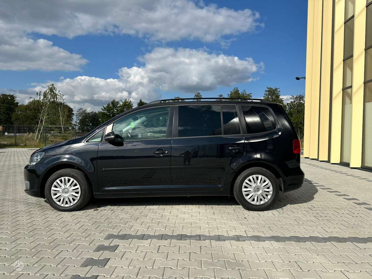 Volkswagen Touran - 4