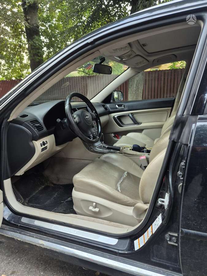 Subaru Legacy - 3