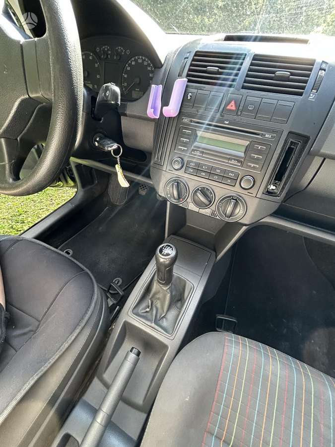 Volkswagen Polo - 11