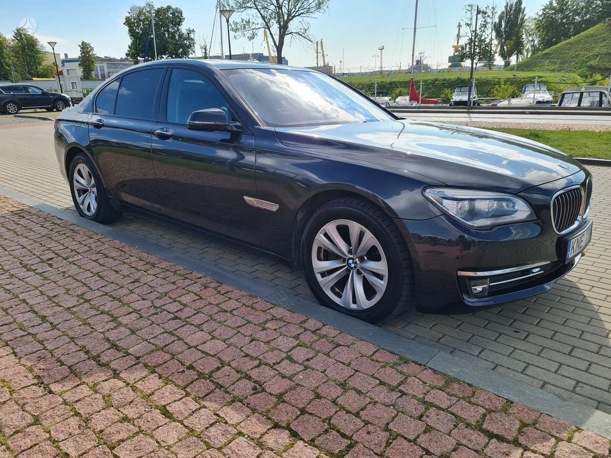 BMW 730, 3.0 l., Седан