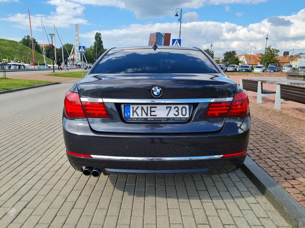 BMW 730, 3.0 l., Седан