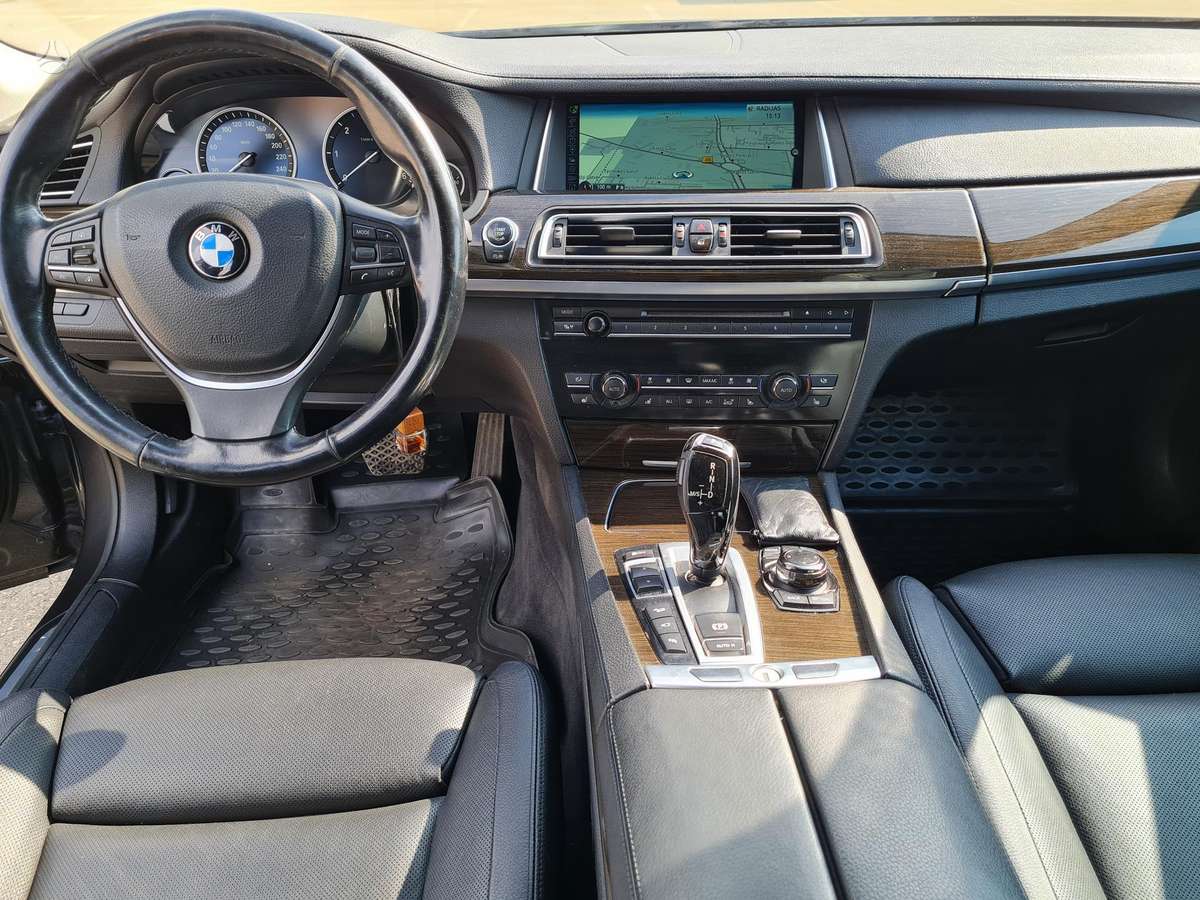 BMW 730, 3.0 l., Седан