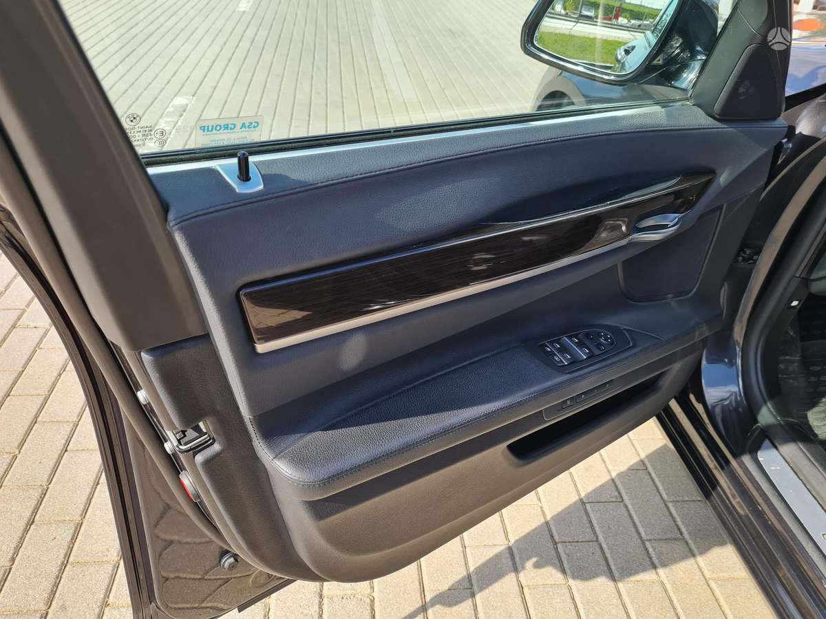BMW 730, 3.0 l., Седан