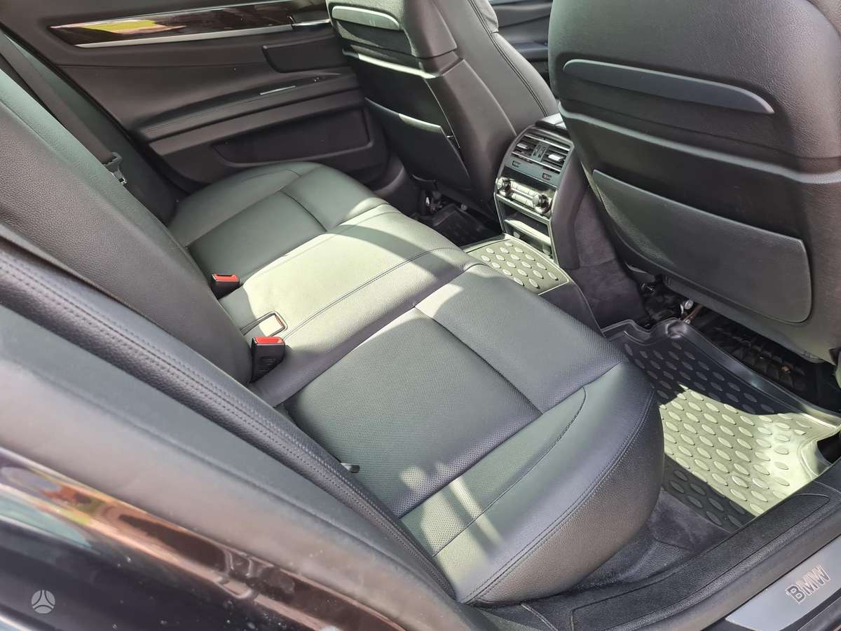 BMW 730, 3.0 l., Седан