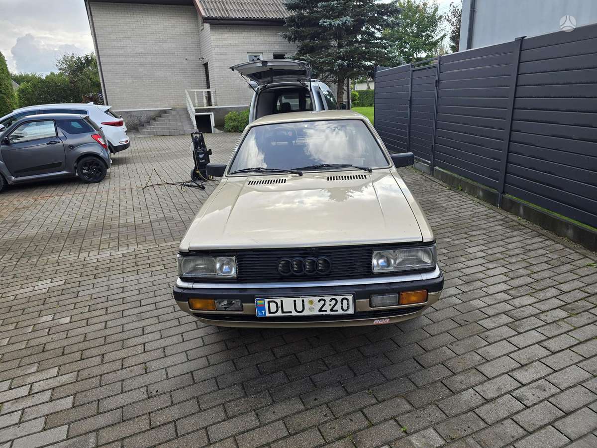 Audi 90, 2.0 l., Седан