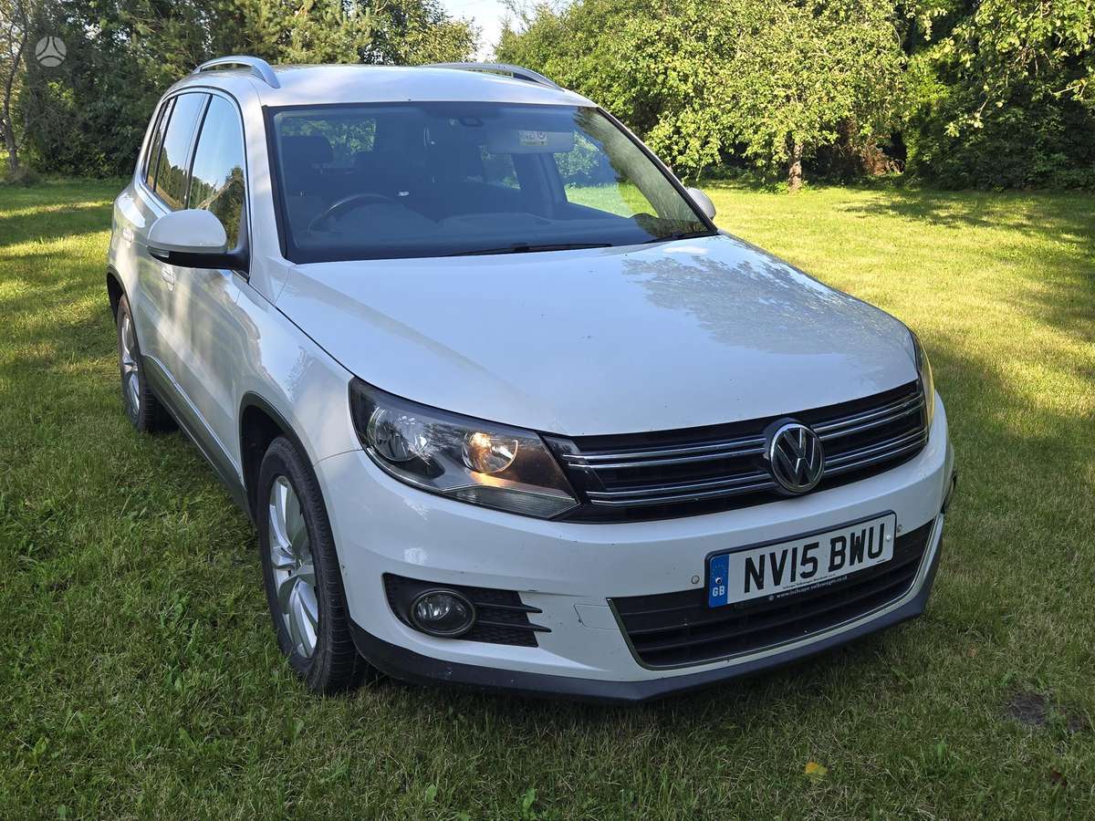 Volkswagen Tiguan - 1