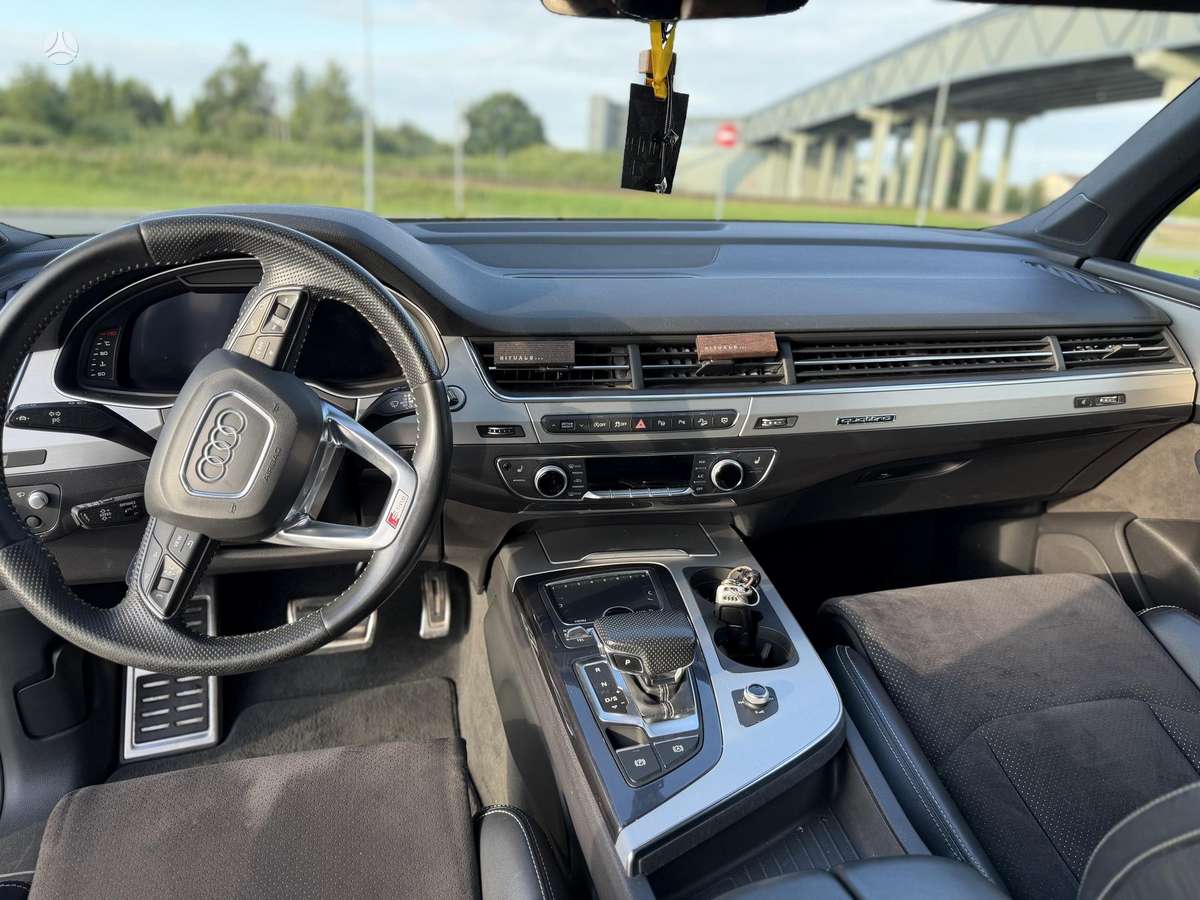 Audi Q7, Внедорожник / Кроссовер