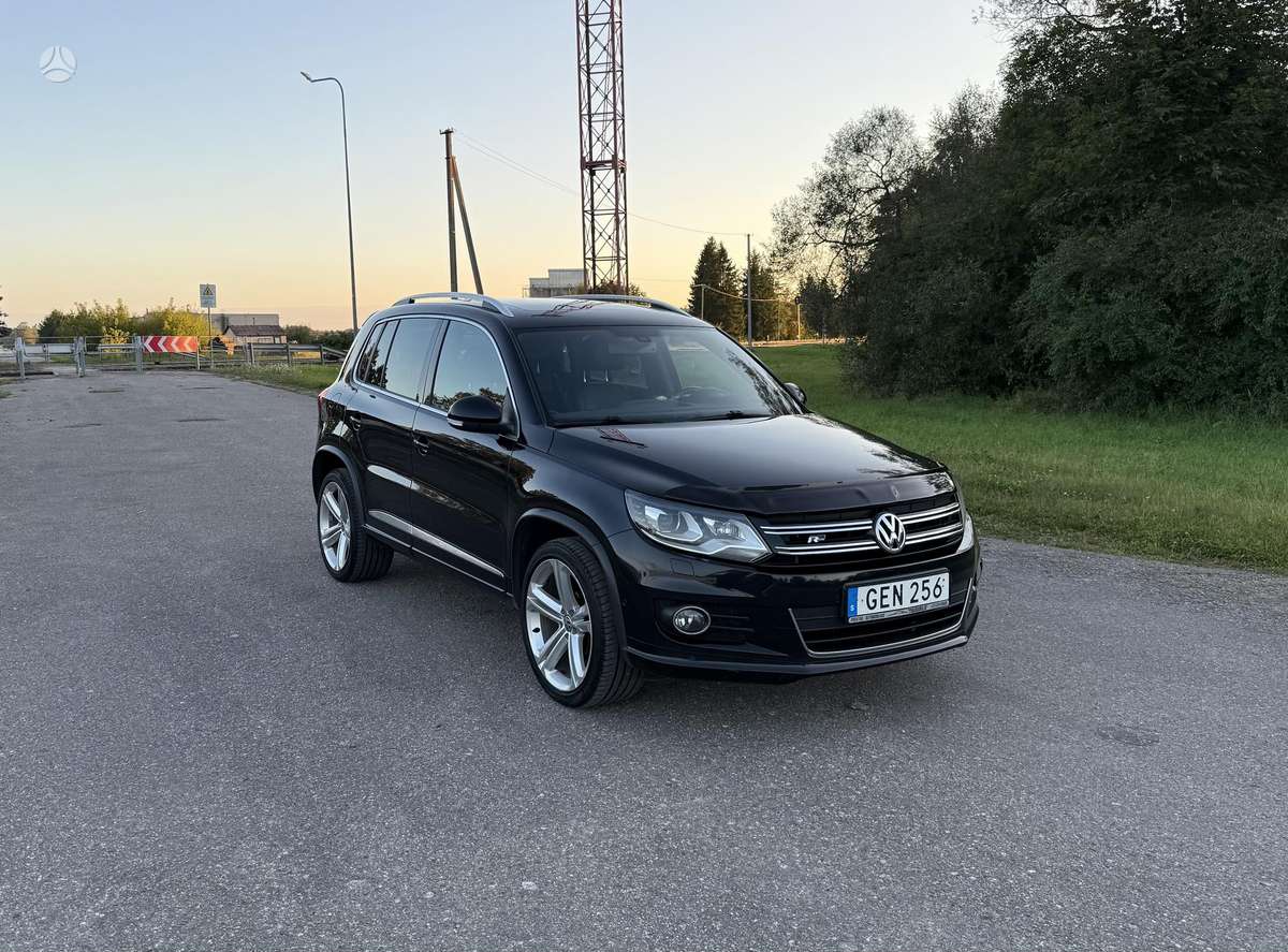 Volkswagen Tiguan - 1