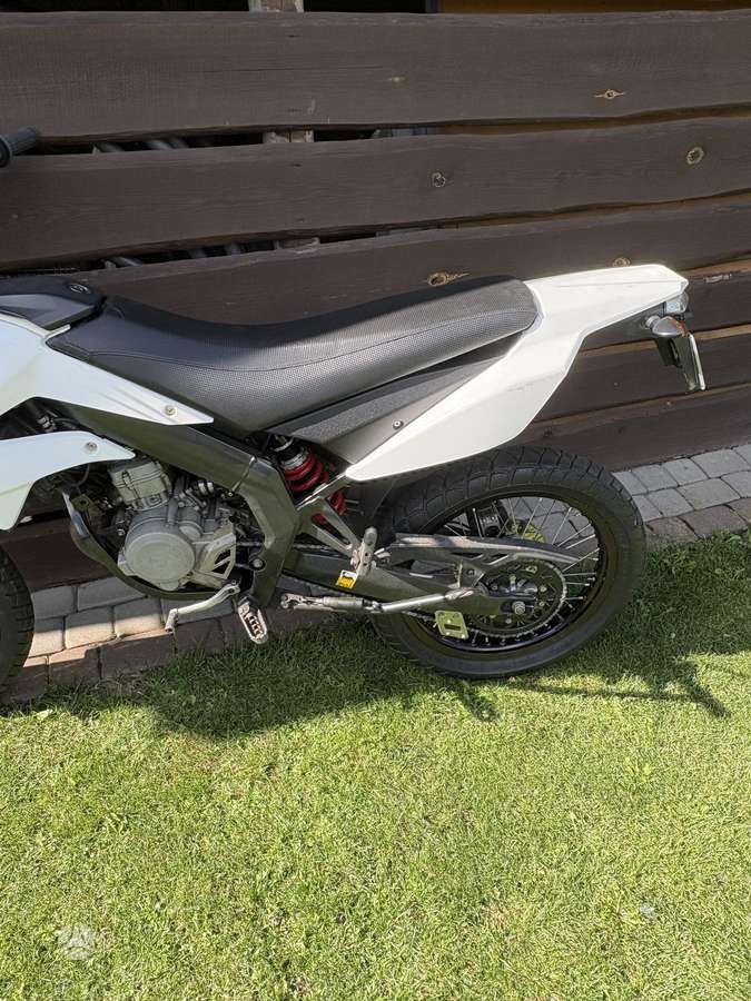 Derbi Senda 49cc, supermoto