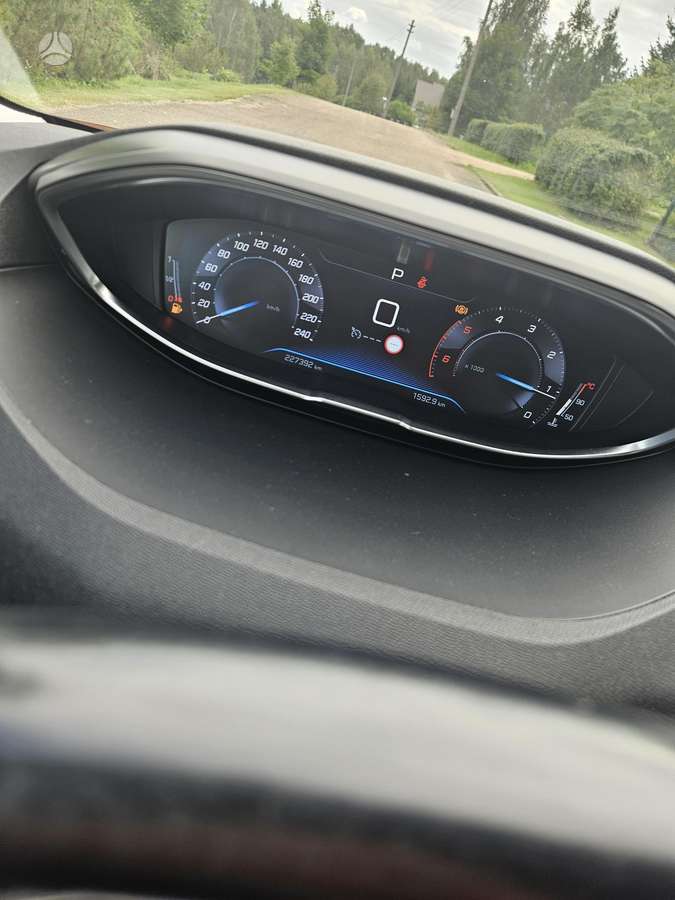 Peugeot 3008 - 8